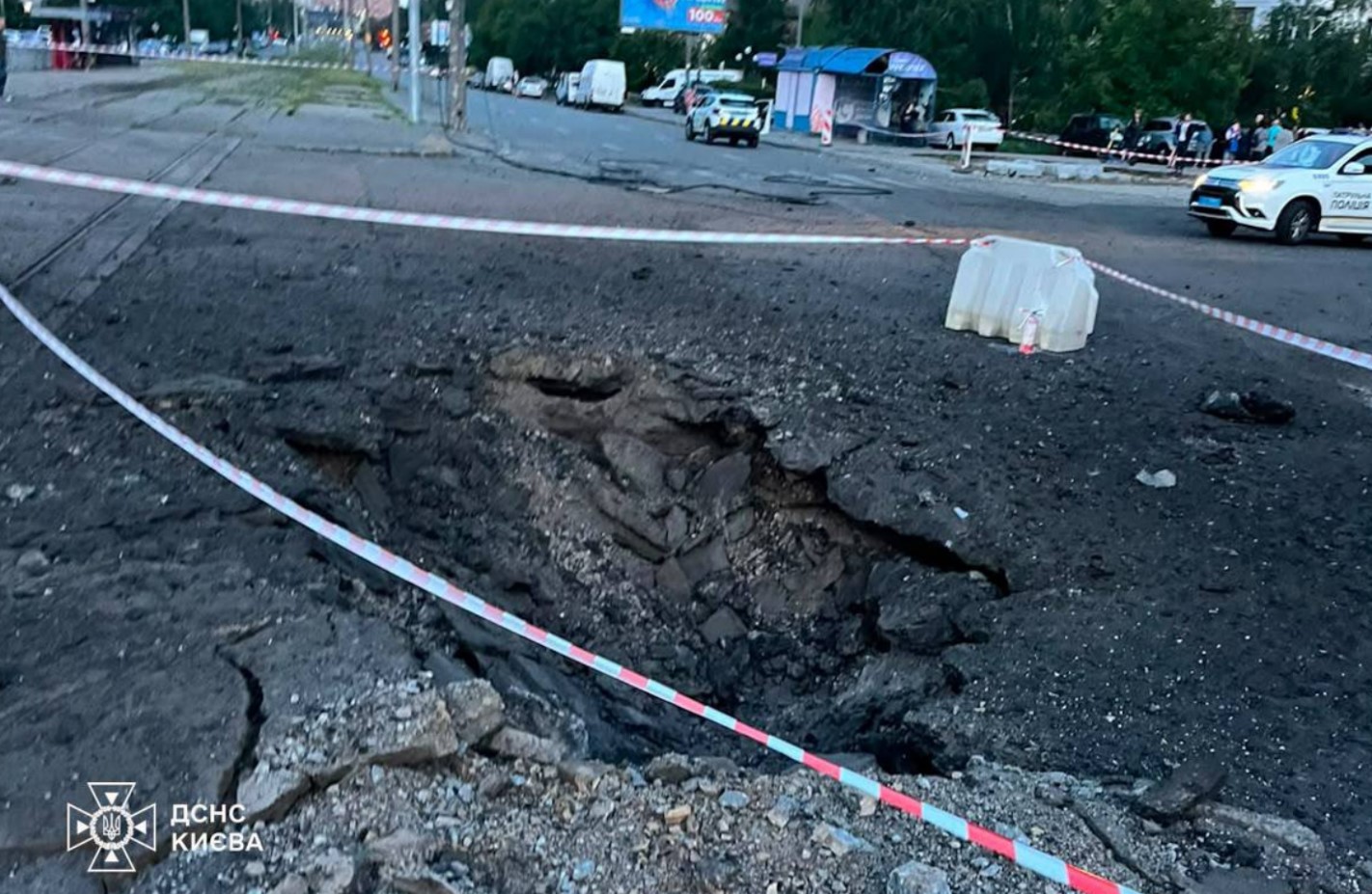 Постраждалі, пожежі та руйнування: окупанти атакували Київ Постраждалі, пожежі та руйнування: окупанти атакували Київ